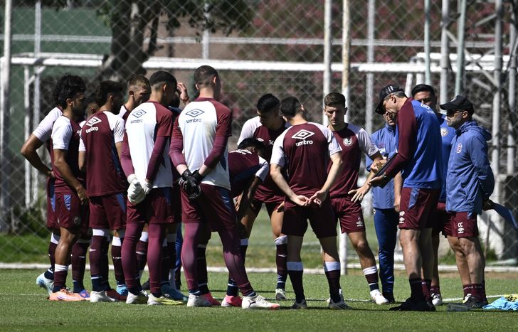 Lanús, con plantel completo para el 2026.