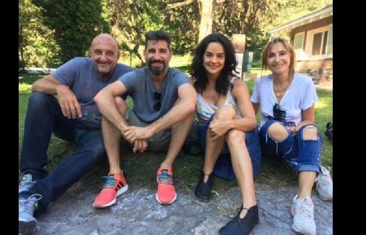 LOS ACTORES HACEN DE PAREJA EN LA HISTORIA.