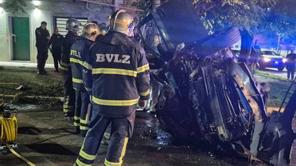 Los Bomberos Voluntarios de Lomas de Zamora trabajaron en el lugar de la tragedia. Los Bomberos Voluntarios de Lomas de Zamora trabajaron en el lugar de la tragedia.