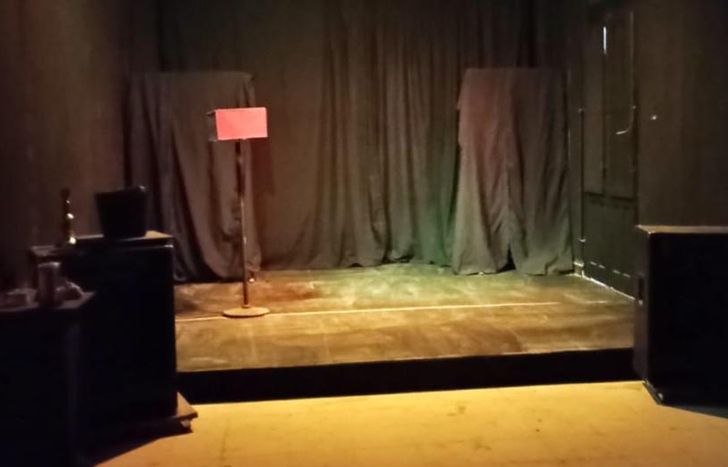 La sala de cine del espacio autogestivo cuenta con un cupo de hasta 50 personas.