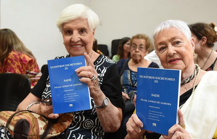 Cecilia y Alicia fueron dos de las escritoras reconocidas, quienes cuentan con más de 30 años de trayectoria en Lomas.