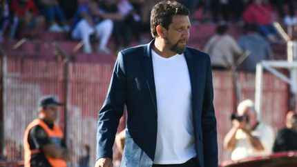 Guillermo Szeszurak mantiene la mente fría para encarar la última parte del Torneo Apertura de la Primera B. Guillermo Szeszurak mantiene la mente fría para encarar la última parte del Torneo Apertura de la Primera B.