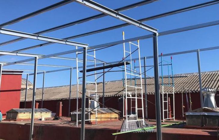 Además de un gimnasio multiuso, harán habitaciones.