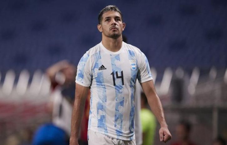 El lomense Facundo Medina figura como reserva.