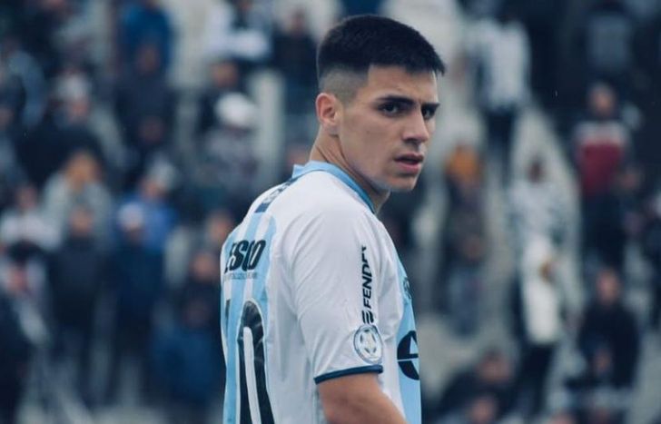 Lanús busca sumar uno de los destacados del fútbol de ascenso.