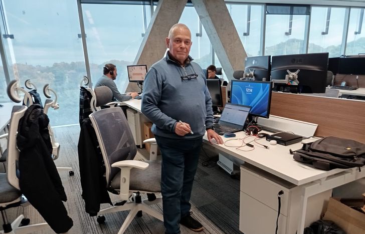 Juan Alberto se egresó en la Universidad Nacional de La Plata. Viajó allí por varios años, desde su Lomas de Zamora natal, en busca de un sueño.