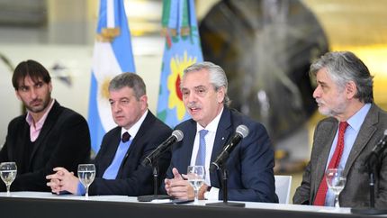 Fernández estuvo en Pipinas junto al ministro de Ciencia, Daniel Filmus.