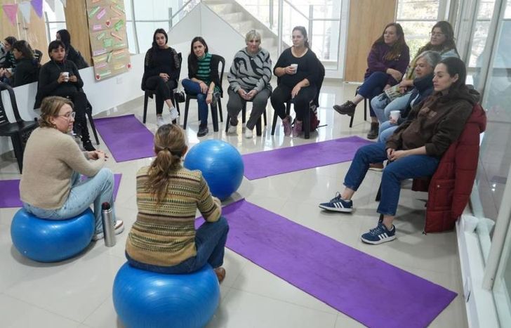 Charla de preparación integral para la maternidad en el HDI Banfield.