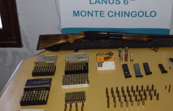 Secuestraron varias armas y municiones.