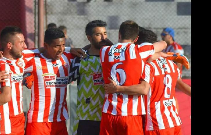 Maxi Badell anotó el gol del Albirrojo.