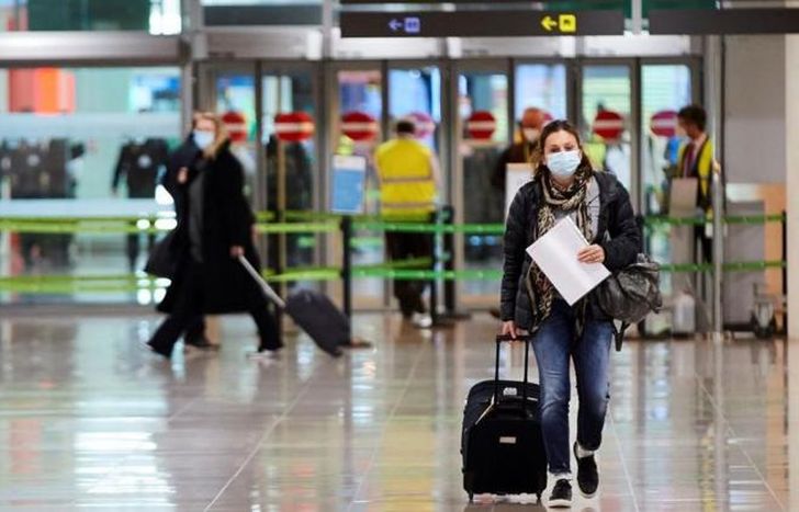 Quienes lleguen del exterior deben realizar aislamiento.