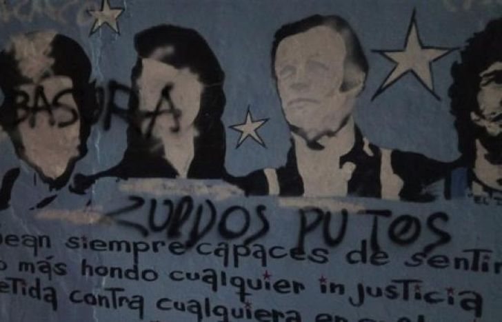 El mural, escrachado.