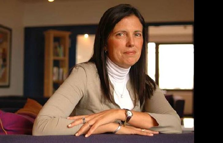 EN ESTA OBRA AHONDA EN LOS LAZOS FAMILIARES.