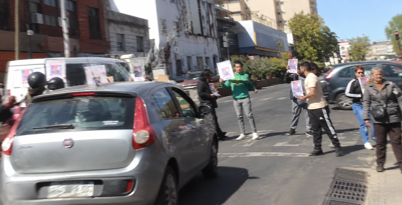 Familiares de la víctima se manifestaron este jueves en Banfield.