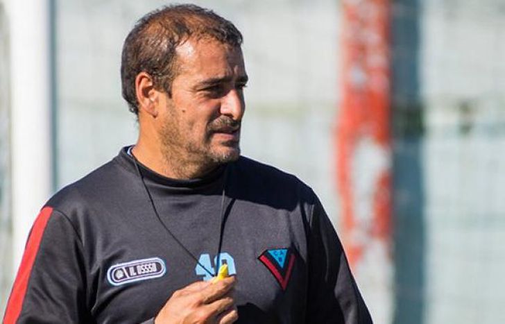 Los casos de Covid complican al cuerpo técnico de Brown.