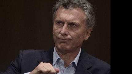 la imagen del presidente en caida libre por la crisis economica