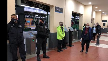 lomas: controlan los permisos de circulacion en estaciones de trenes y paradas de colectivos
