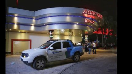 empleados del resto bar del bingo de adrogue denuncian que no les pagan