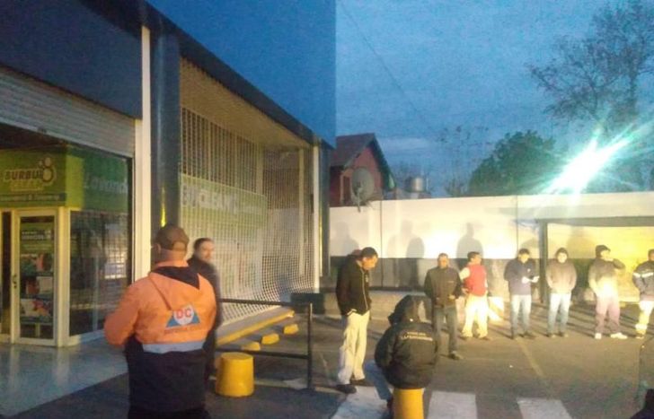 Los trabajadores debieron ser evacuados de manera preventiva.