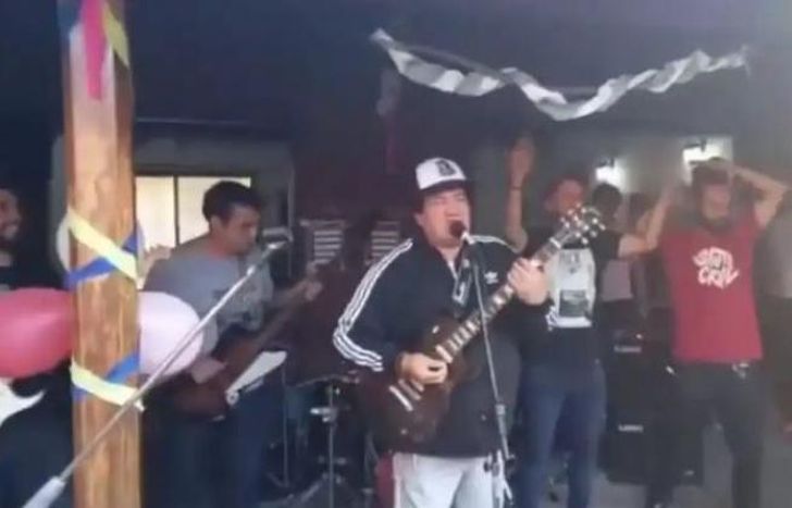 El músico esta bajo tratamiento psiquiátrico.