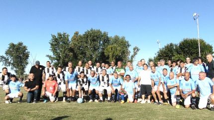 estrellas del futbol jugaran a beneficio de un nene con una grave enfermedad