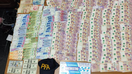 Se secuestraron tarjetas de crédito, celulares y dinero.