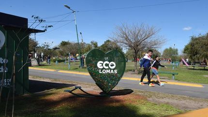 Está ubicado al lado del Punto Verde. Está ubicado al lado del Punto Verde.