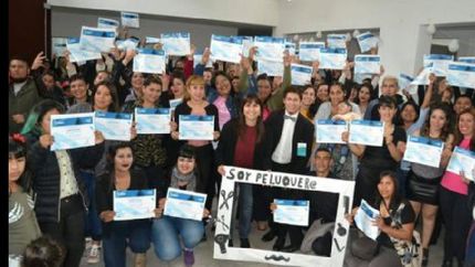 entregaron los diplomas del curso de peluquería.