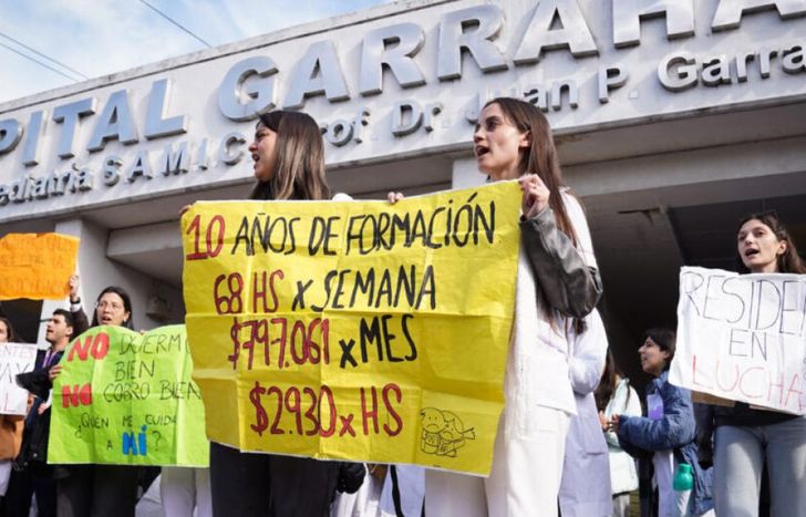 Residentes del Hospital Garrahan perciben un salario mensual de $797.000.