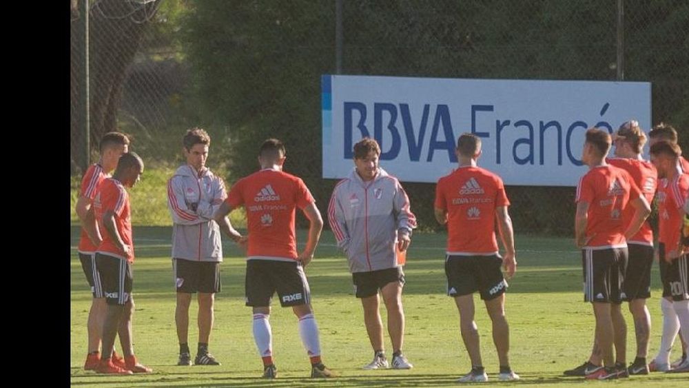 El plantel de River regresa de las vacaciones y este domingo se va a Uruguay a realizar la pretemporada.