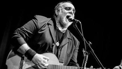 Para Gustavo, la música es un cable a tierra.