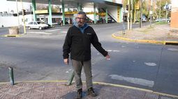 Doldán señala el lugar donde estaba el surtidor.