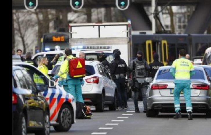 el ataque se produjo esta mañana en un tranvía.