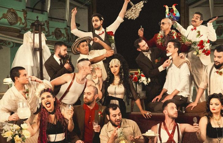 La orquesta sale de gira.