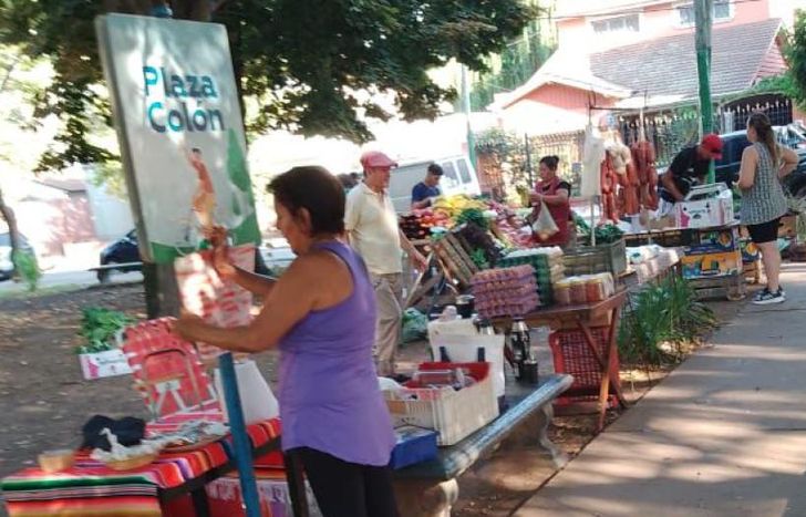 La feria de emprendedores es un evento que busca vincular a los vecinos de Temperley.