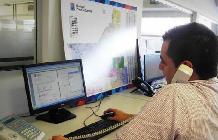 El personal del Municipio trabaja para asistir a los vecinos.