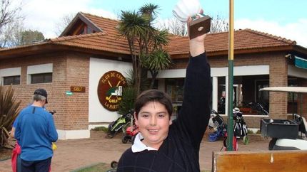 Benjamín logró el título en La Martona Club de Golf, tras más de cuatro horas de competencia.