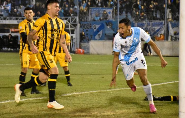 Emanuel Ibáñez fijó el objetivo del Celeste.