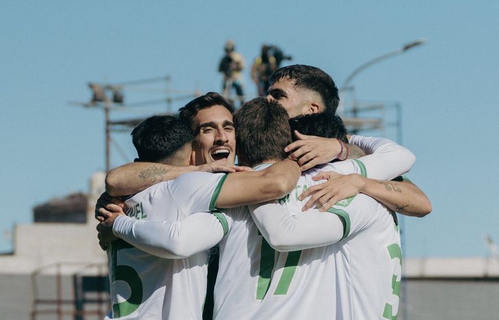 Banfield se llevó un gran triunfo de la cancha de Barracas Central.