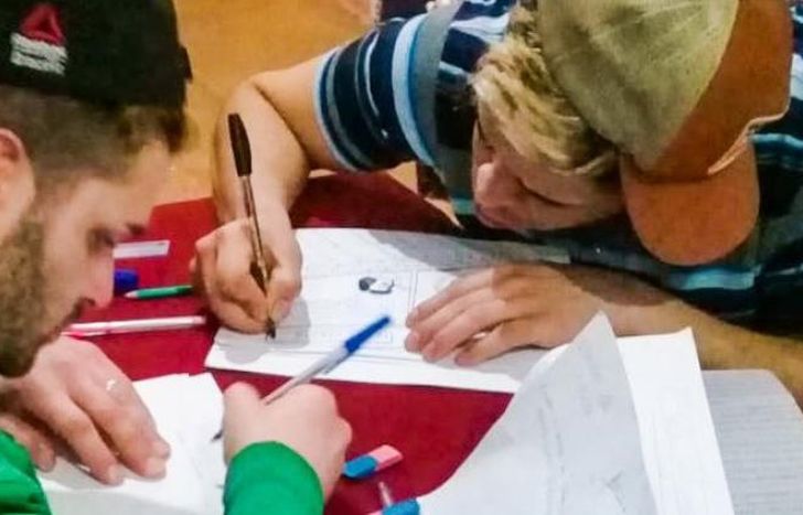 Tres hombres y una mujer, los premiados en el concurso literario.