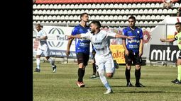 Cerutti, en el inicio del partido, anotó el 1-0 con un golazo desde afuera del área