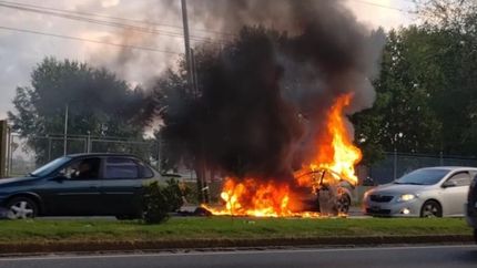 Los testigos registraron el incendio en imágenes.
