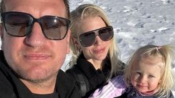 Maxi López, su esposa y su hija.