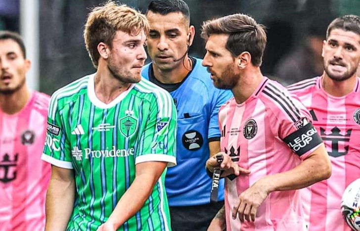 Pepo de La Vega enfrentando a Lionel Messi en la final de la Leagues Cup.