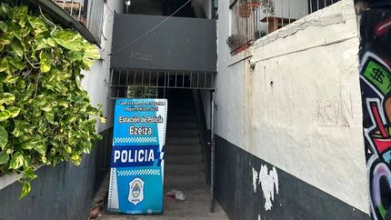 Allanamiento con un detenido en los monoblocks de Llavallol. Allanamiento con un detenido en los monoblocks de Llavallol.