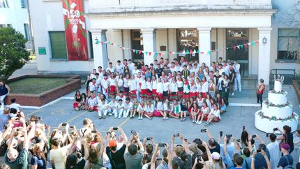 Participaron estudiantes y egresados, con sus familias. Participaron estudiantes y egresados, con sus familias.