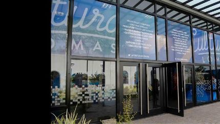 lomas: continuan las muestras de artes plasticas en la ciudad