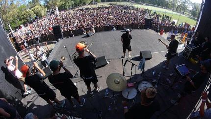 Una tarde a pura cumbia, fiesta y diversión en Lomas.