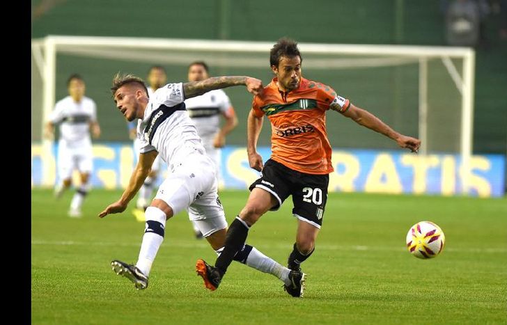 Darío seduce en la Academia. Por ahora hay silencio de todas las partes.