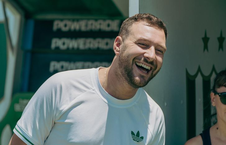 Banfield levantó las inhibiciones y Matías Mariotto lo celebra.